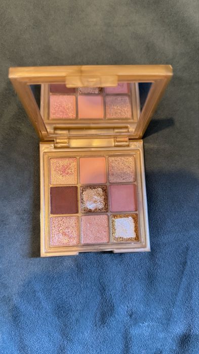 Paletă Huda Beauty 'Gold' Obsessions / Farduri Aurii Premium Set fard de obraz: Rare Beauty Liquid Blush + Pixi Powder l