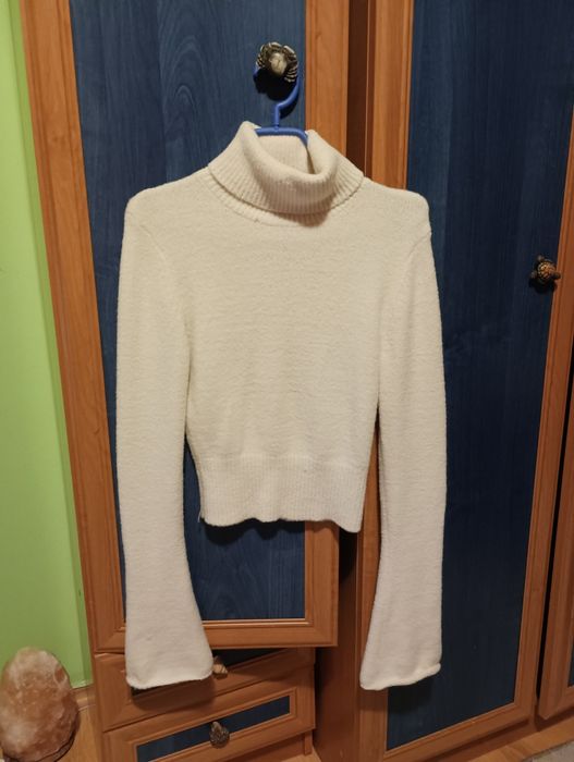 Дамски пуловер с поло яка в бежов цвят