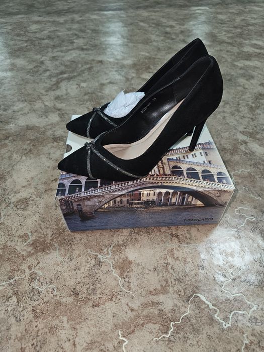 Продам новые туфли