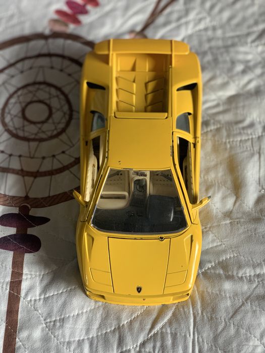 Macheta vintage Burago Lamborghini Diablo 1990 scara 1la18 stare buna