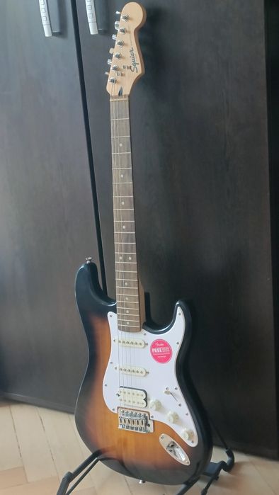 Chit.Squier by Fender