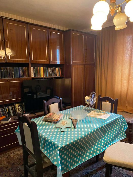 Монолитна къща с гараж с РЗП:240кв.м. с двор от 1462 кв.м.