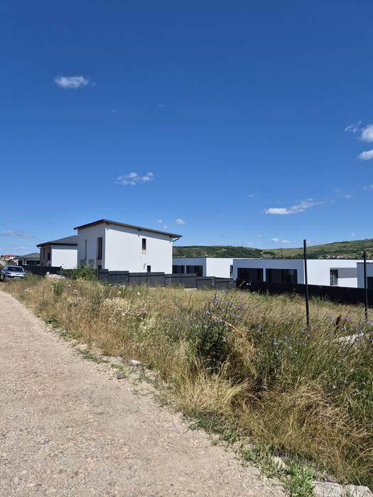 Teren de vanzare in Chinteni cu autorizatie de casa in  curs