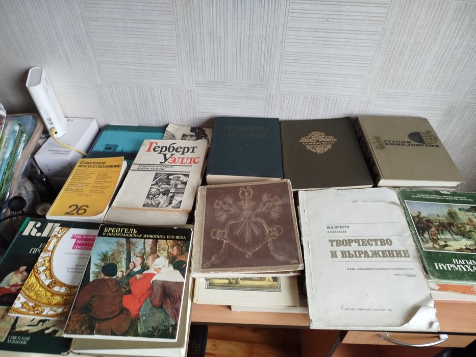 Продам книги б у разного жанра