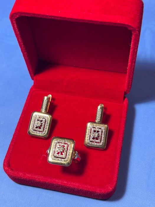 золотой набор с брильянтом 585 пробы ,,,11,2 гр размер 18 ,,