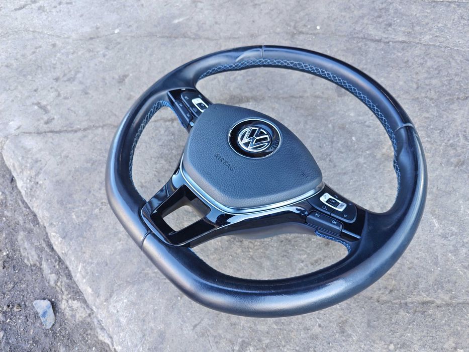 ТОП! Волан с бег VW Passat 8 GTE син шев мулти волан