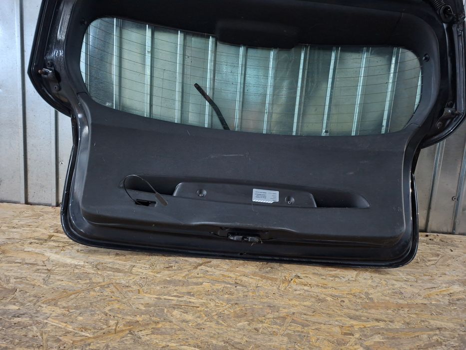 Haion complet BMW Seria 1 E87 Culoare 475 Black Sapphire portbagaj