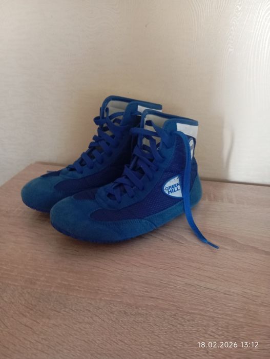 продам борцовки 35-36размер