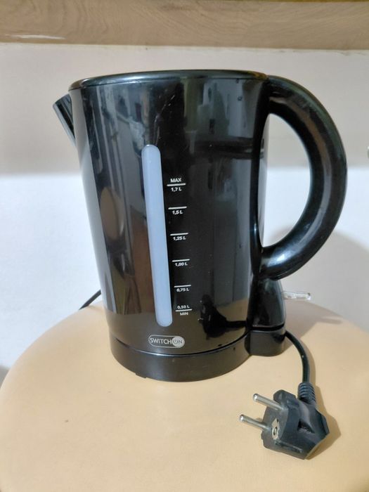 Fierbător negru SWITCH ON