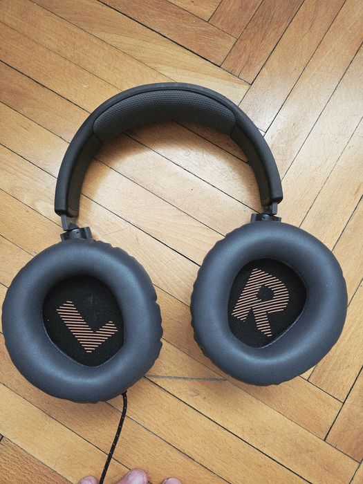 Vând căști JBL cu mufă jack