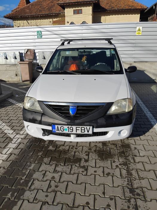 Vând Logan 1.4 an 2005 proprietar prețul este negociabil