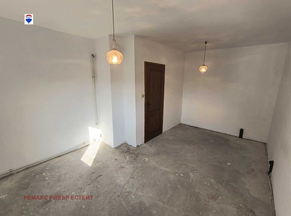 Четиристаен апартамент за продажба кв. Чародейка Север