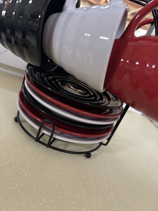 Набор кружек с тарелками