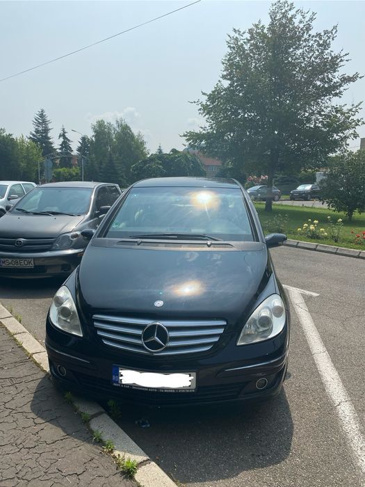 Vand Mercedes B200