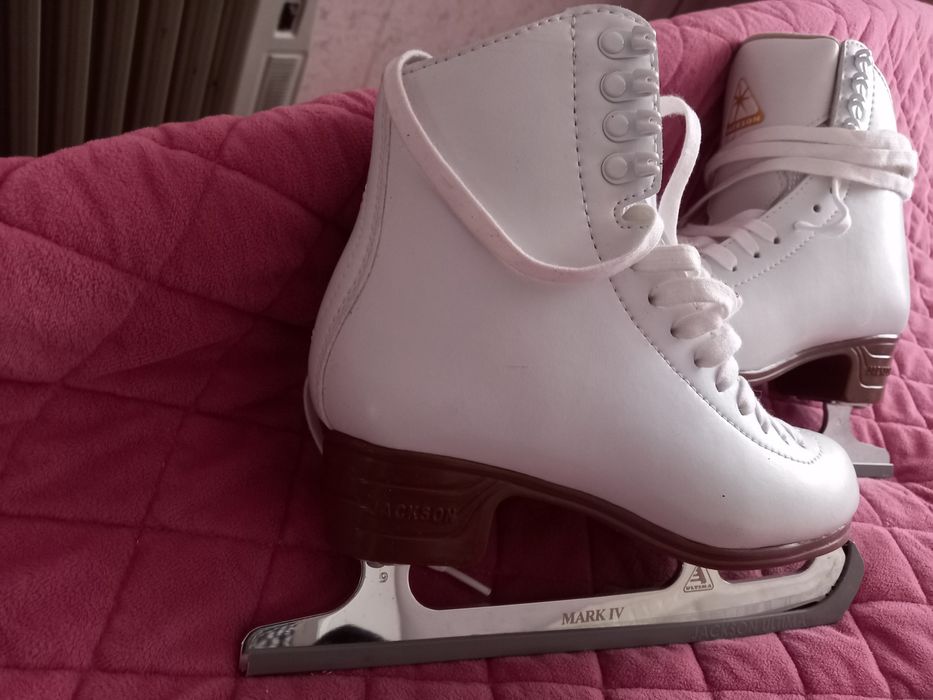 Срочно продам коньки
