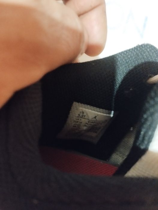 Vând ghete originale.