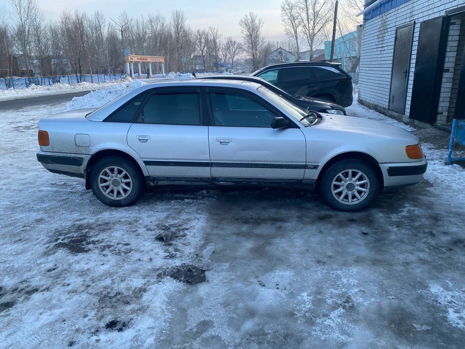 Ауди 100 с4 машина