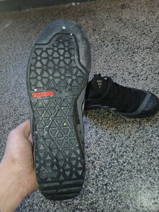 Adidas terrex traxion