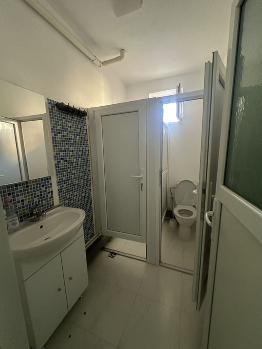 Inchiriez apartament  strada Republicii Tg Jiu