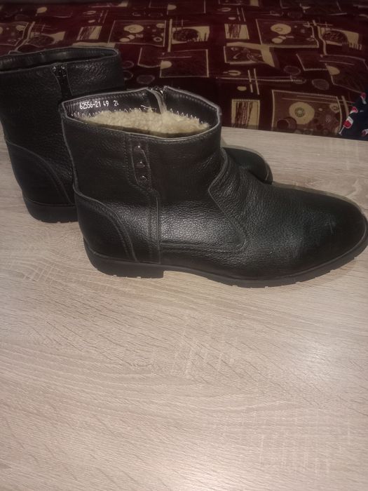 Продам новые ботинки