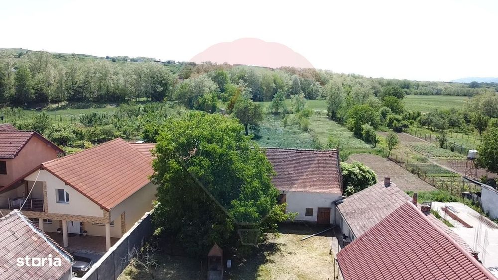 Casă cu teren generos în Ciugud cu 5 camere de vânzare