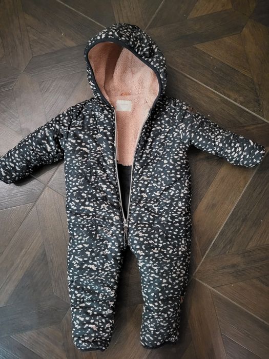 Продавам бебешки космонавт Noppies Arvada 74 см. за момиче