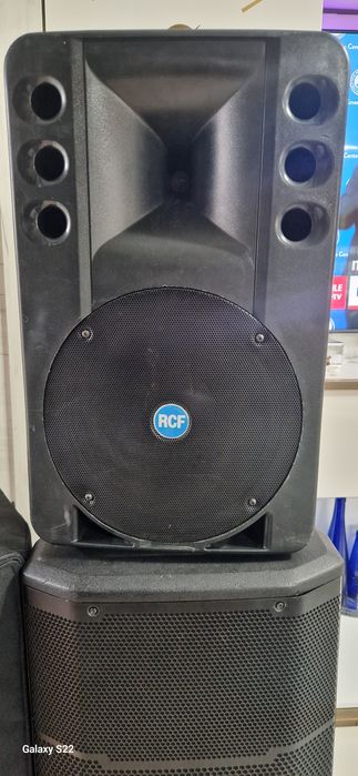 RCF PASIV 400w.  Suna puternic si clar se da cu proba