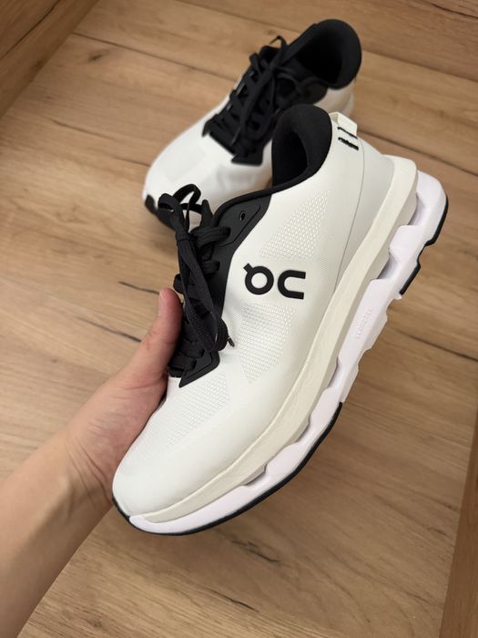 Новые кроссовки