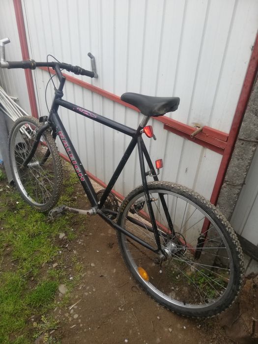 Două biciclete. Mountain bike