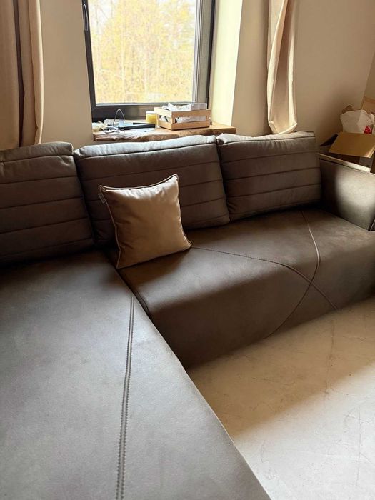 Продавам нов диван