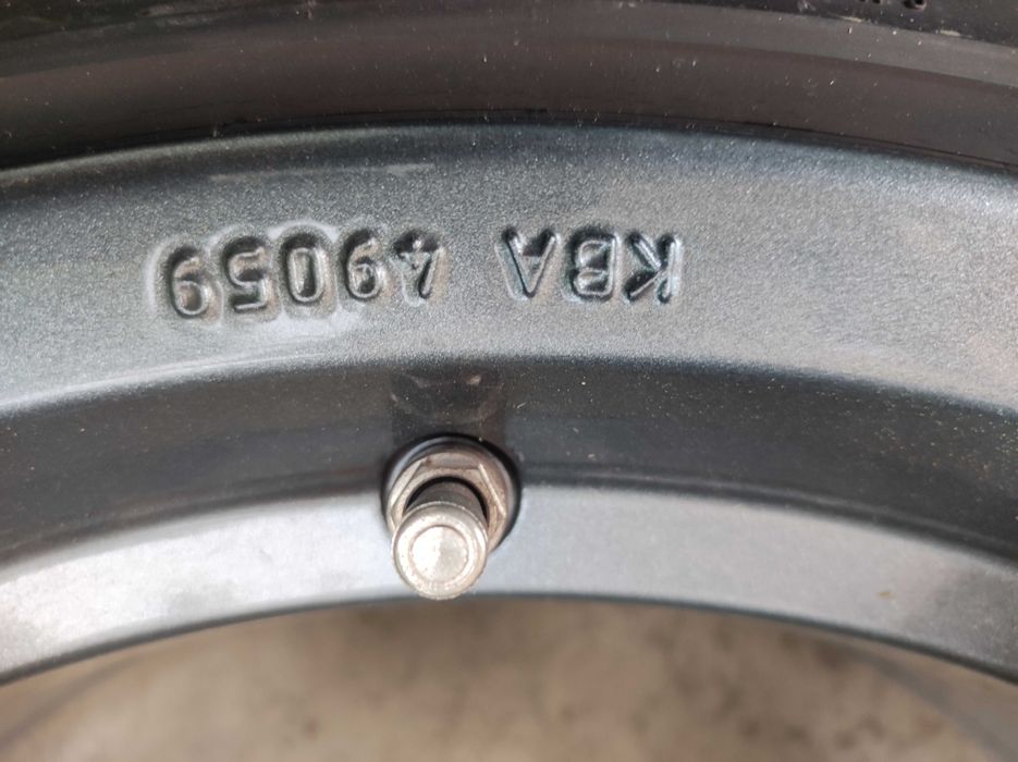 jante 17 , 7.0jx17h2 , 5 prezoane 100, et45, 215/45/17 cauciucuri