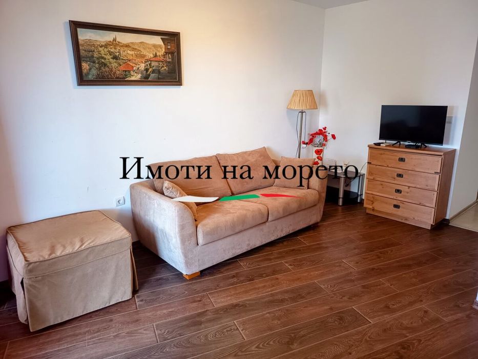 Под наем тристаен с пряк изглед море