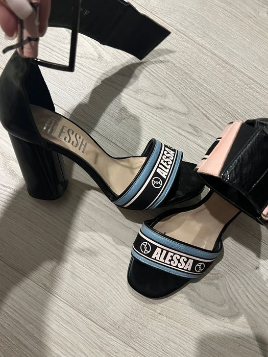 Сандали Alessa на ток