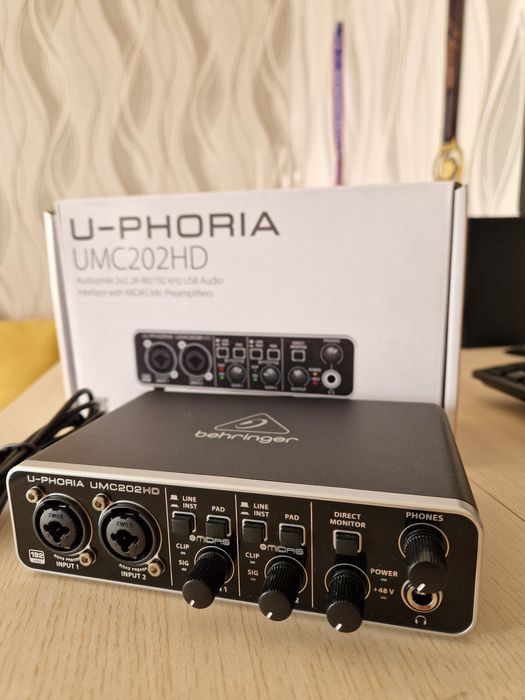 Аудио интерфейс Behringer U-Phoria UMC202HD