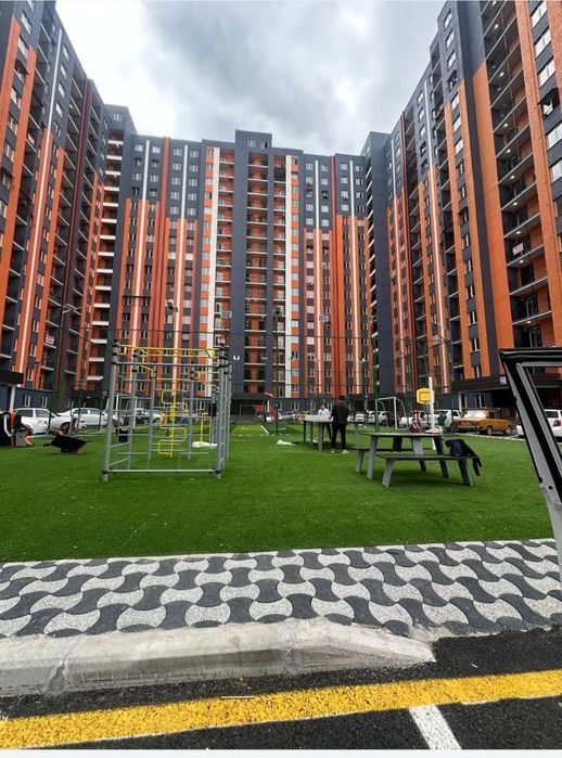 Kvartira sotiladi. Musaffo maskan navostroyka. 39m²