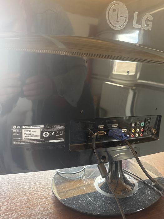 Monitor TV-  L G