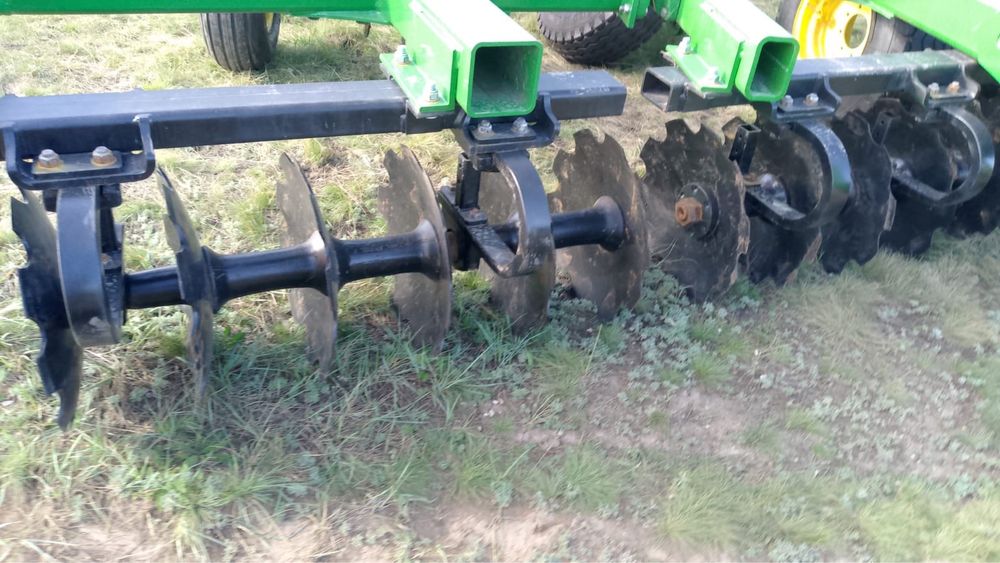 John Dere 2720 дисковый глубокорыхлитель