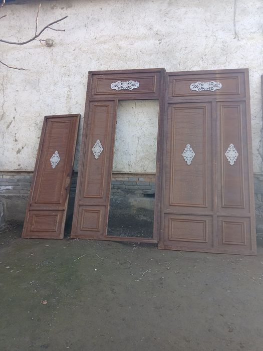 Дарвоза сотилади