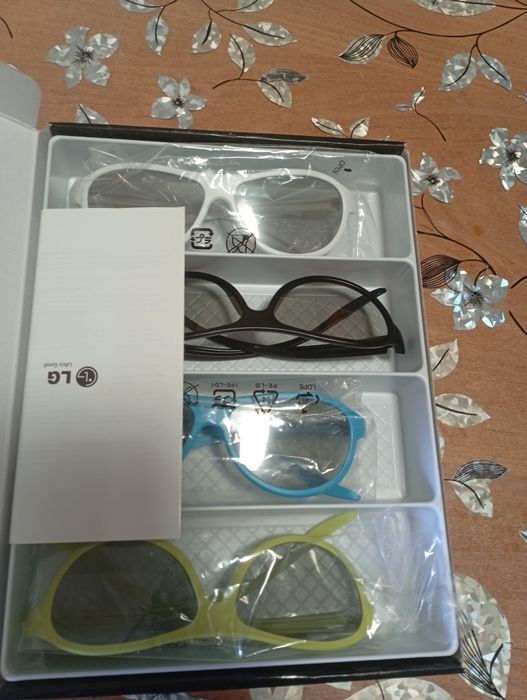 Продам 3D очки классные