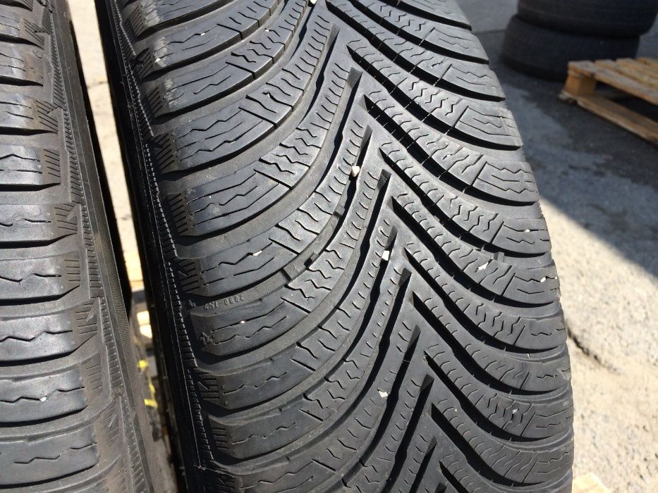 205/60/16 Мишелин ДОТ 2015 г - 6,9 мм