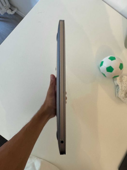 MacBook Pro 13" 2019 i5 8GB - stare buna, functional