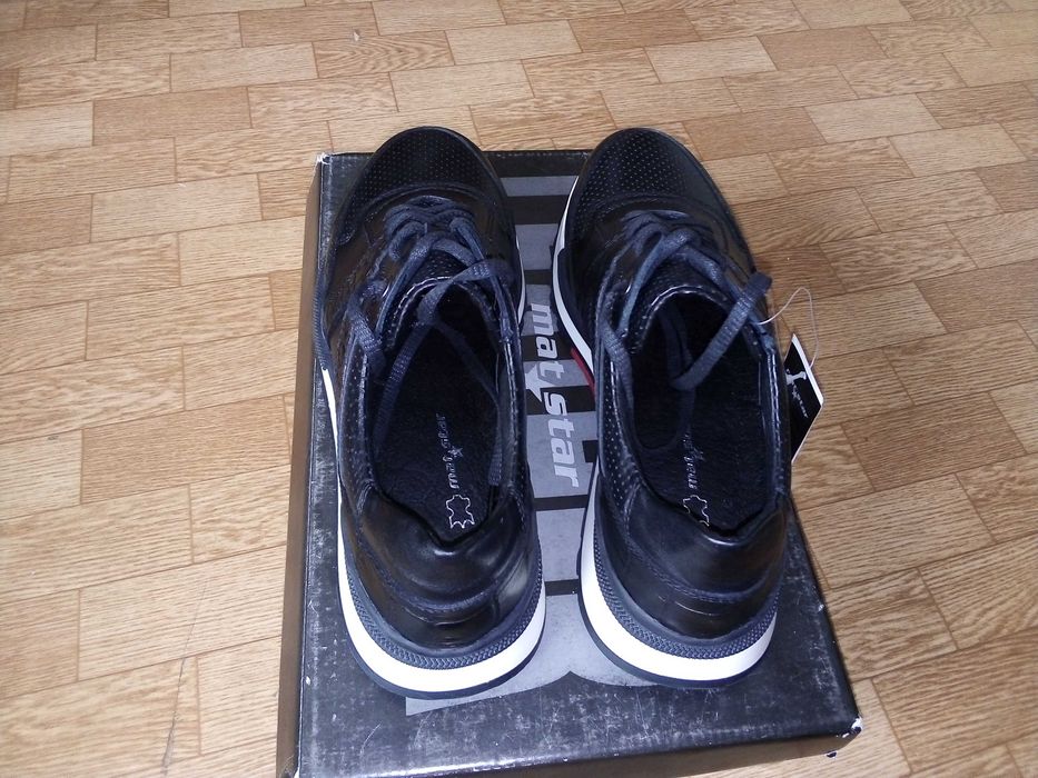 Спортни обувки естествена кожа