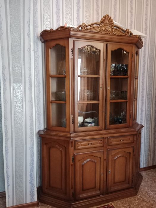 Продам сервант шкаф антиквариат