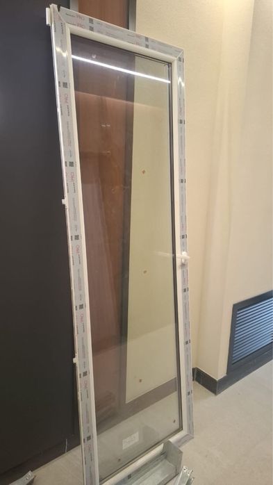Стеклянная дверь и окна