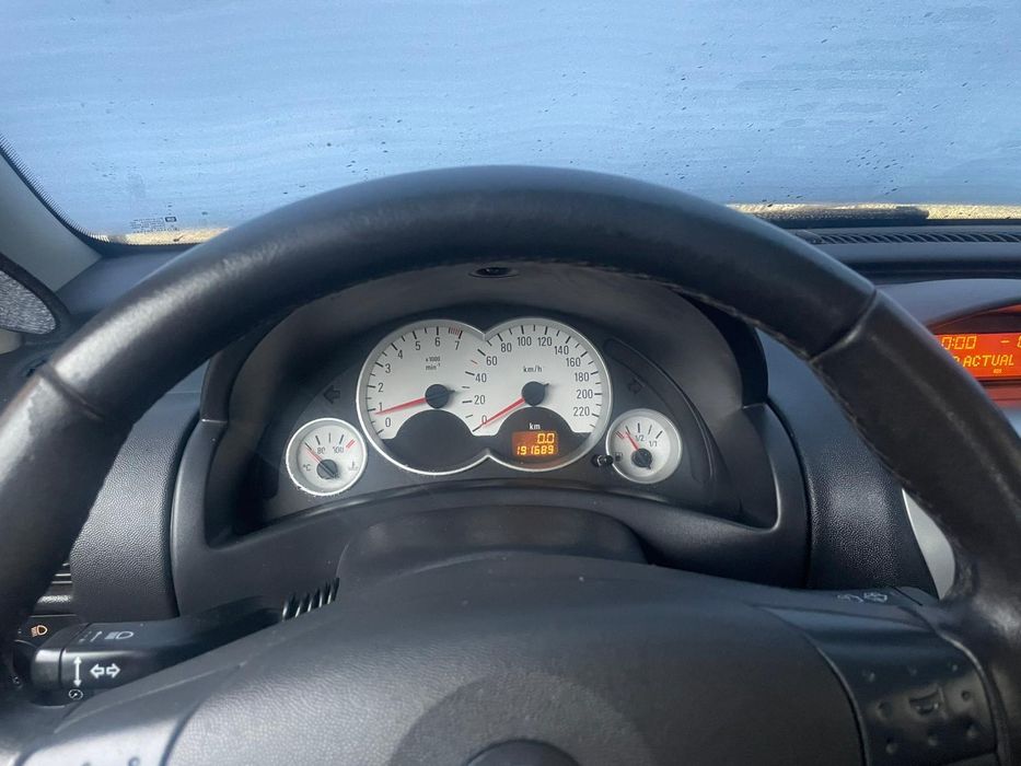 Mașina Opel corsa