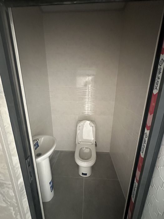 Жомбой уй ховли сотилади 2 каватли