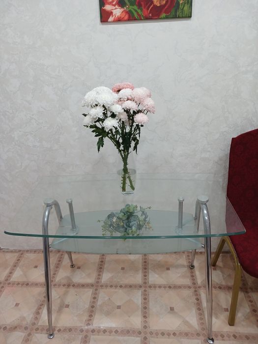 Продам стол стеклянный
