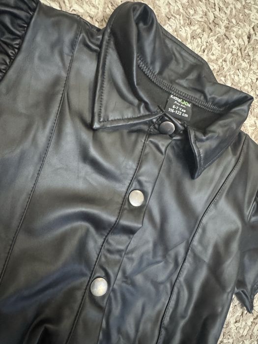 Продам платье для девочки 6-7 лет