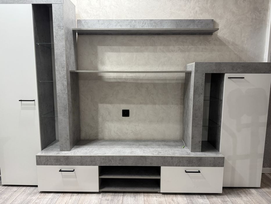 Продам горку для гостиной