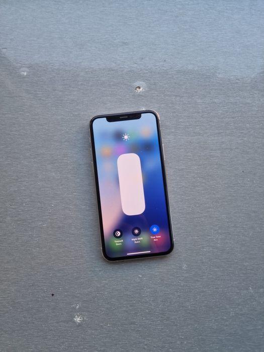 iPhone 11 Pro (Silver) 64GB Sotiladi. Face ID, Truton Bor, Yomks 77%.